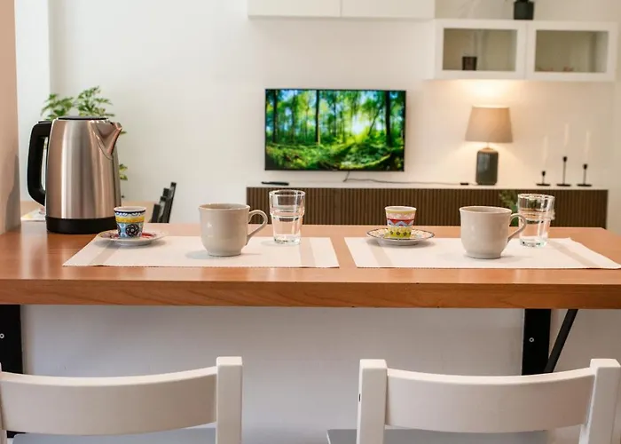 Bernadette - Vaticano Area *