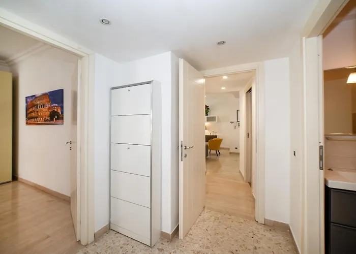 Bernadette - Vaticano Area *