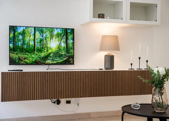 Bernadette - Vaticano Area