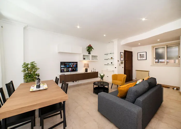 Bernadette - Vaticano Area